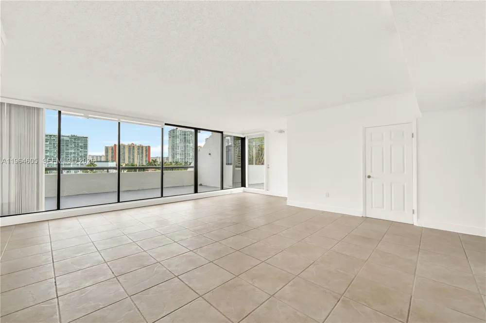 385 Poinciana Dr #1230 Sunny Isles Beach, FL 33160