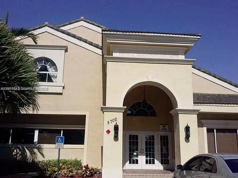 5740 Rock Island Rd #284 Tamarac, FL 33319
