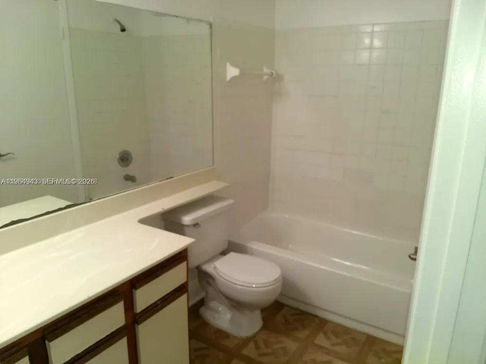 5740 Rock Island Rd #284 Tamarac, FL 33319