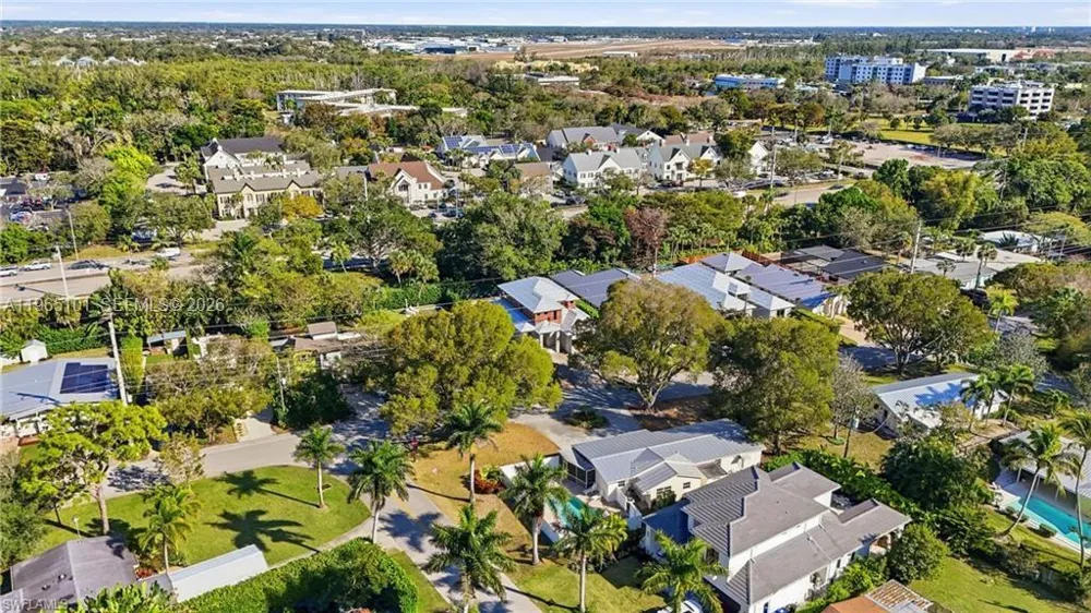 1070 13th St N Naples, FL 34102
