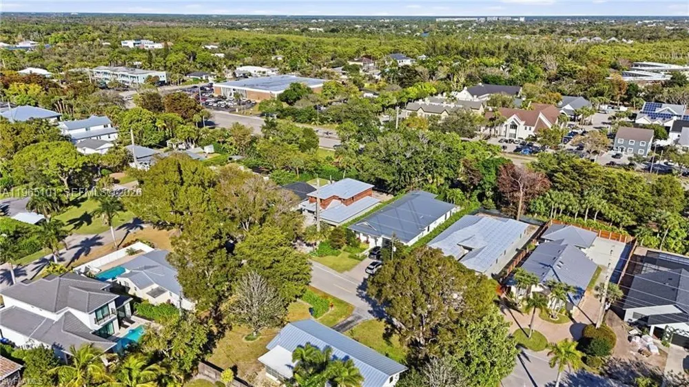 1070 13th St N Naples, FL 34102