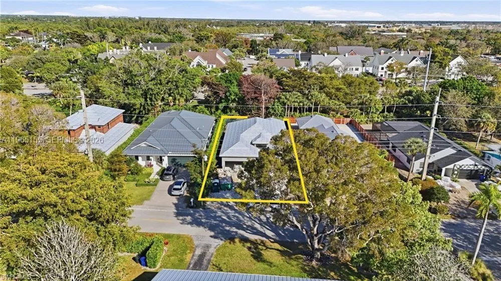 1050 13th St N Naples, FL 34102