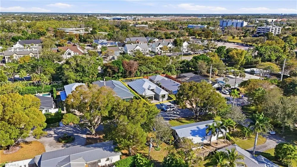 1050 13th St N Naples, FL 34102