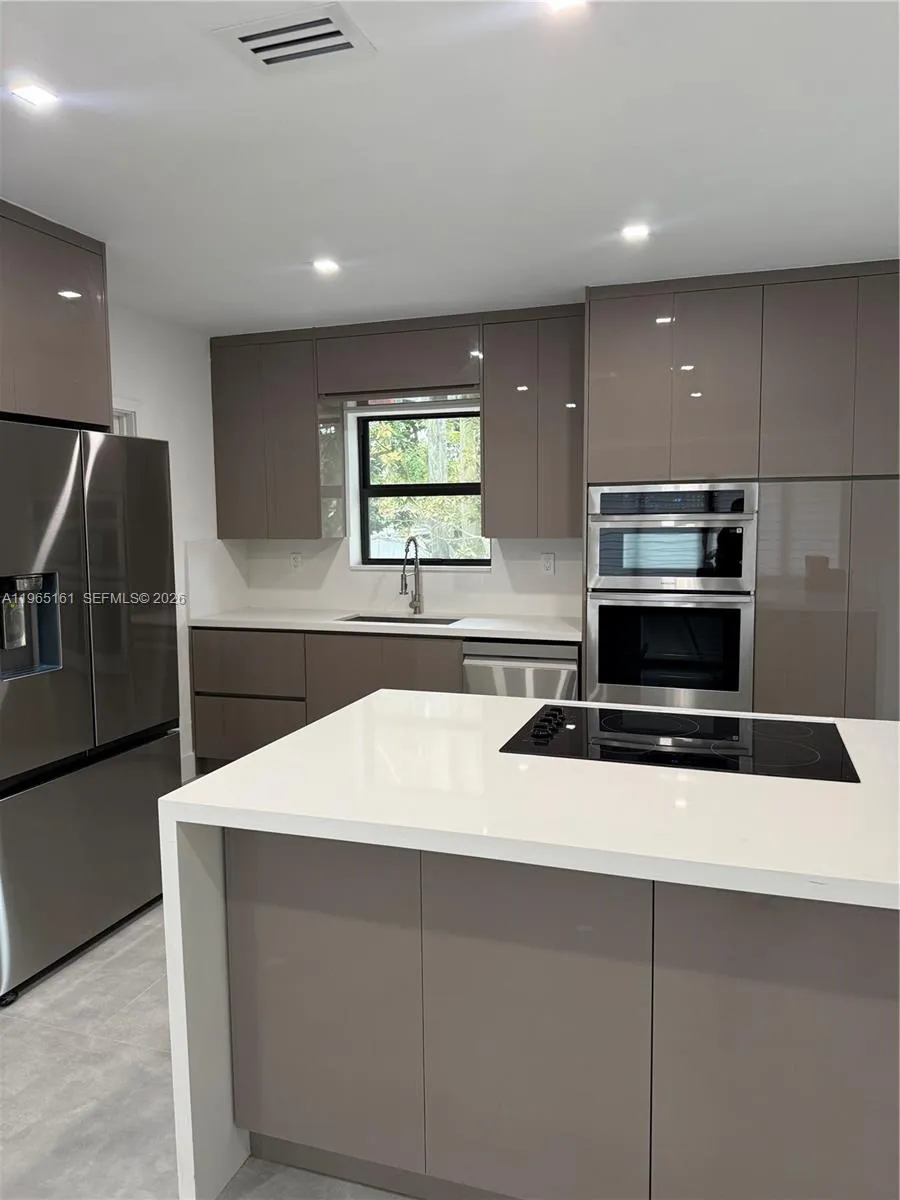 12615 Miami Ave North Miami, FL 33168
