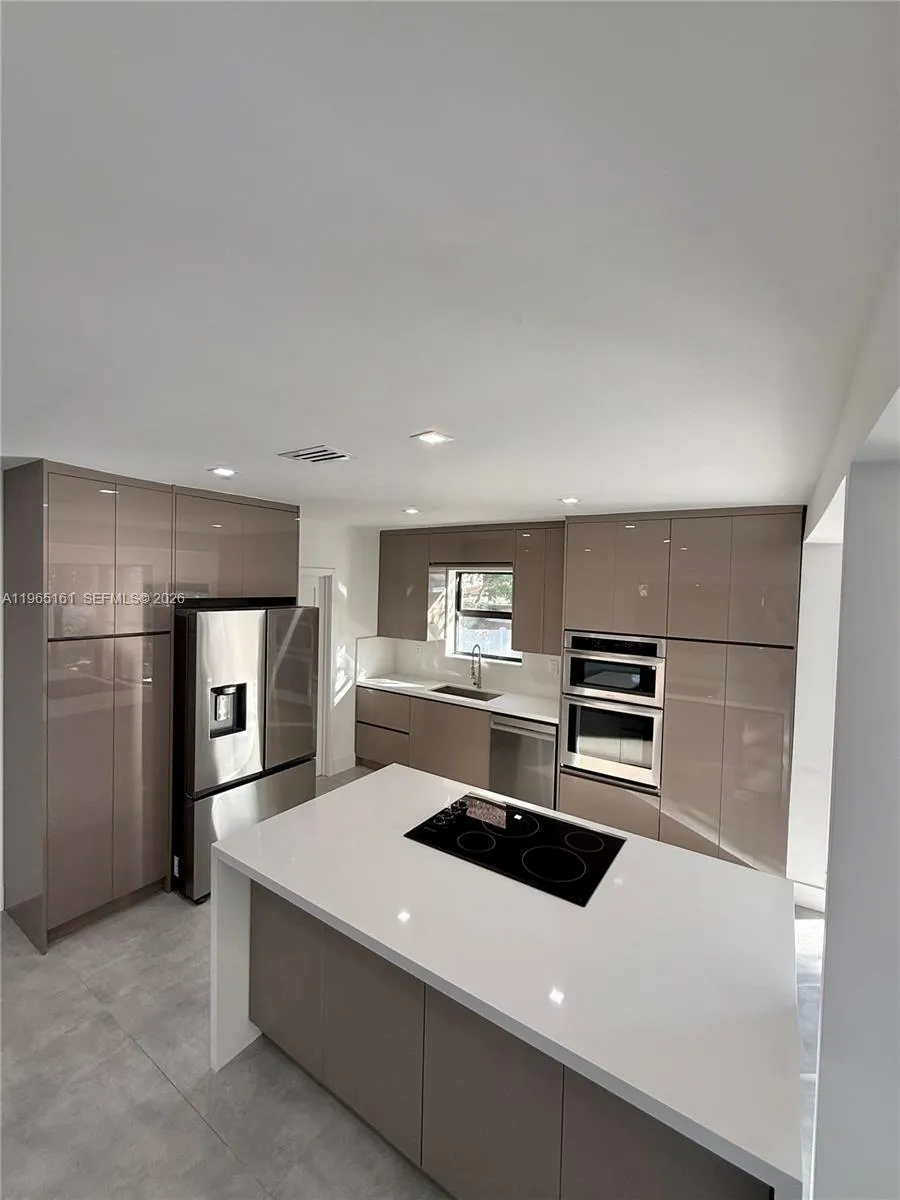 12615 Miami Ave North Miami, FL 33168