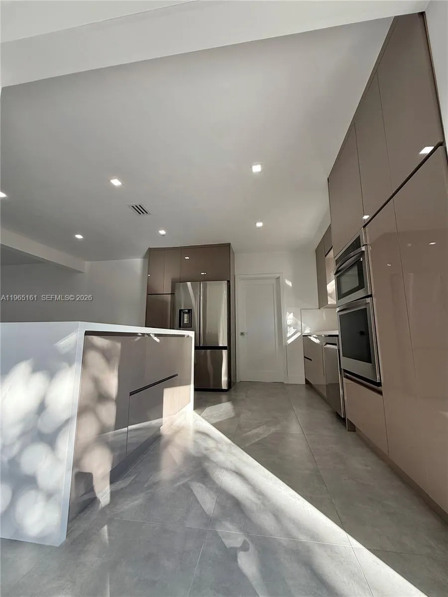 12615 Miami Ave North Miami, FL 33168