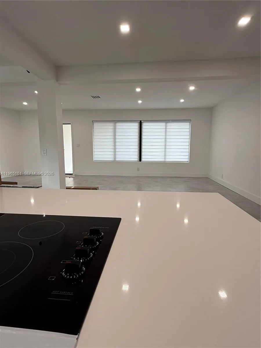 12615 Miami Ave North Miami, FL 33168