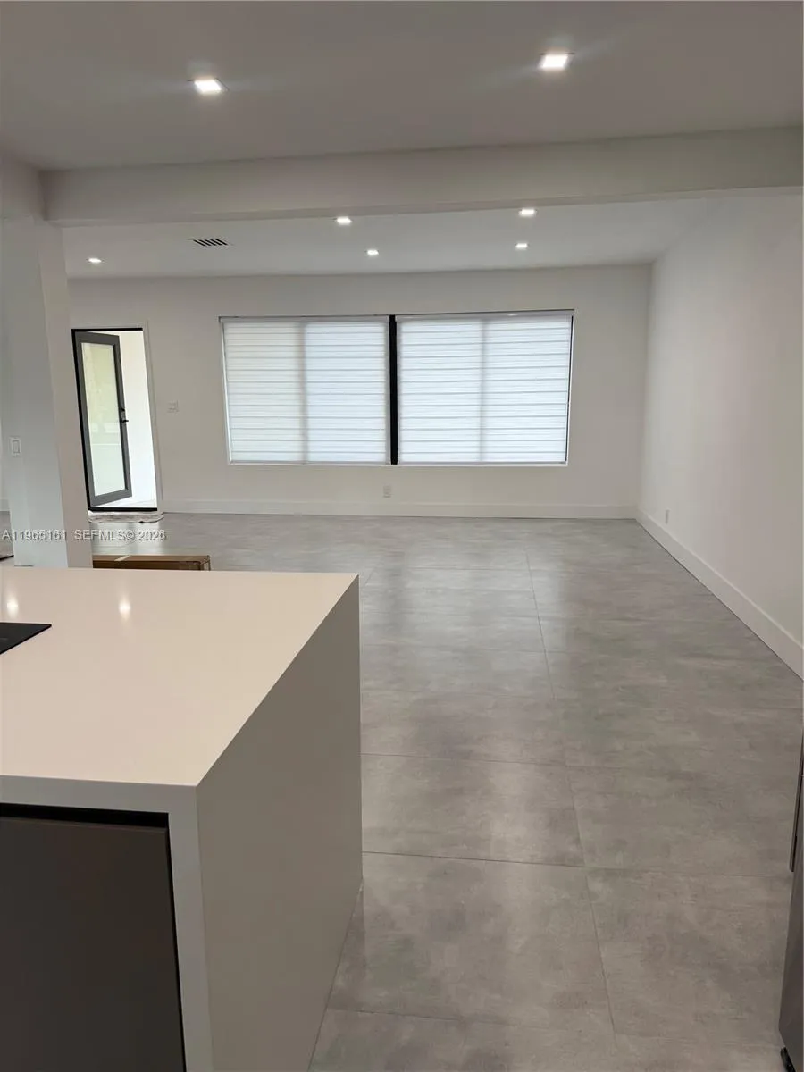 12615 Miami Ave North Miami, FL 33168