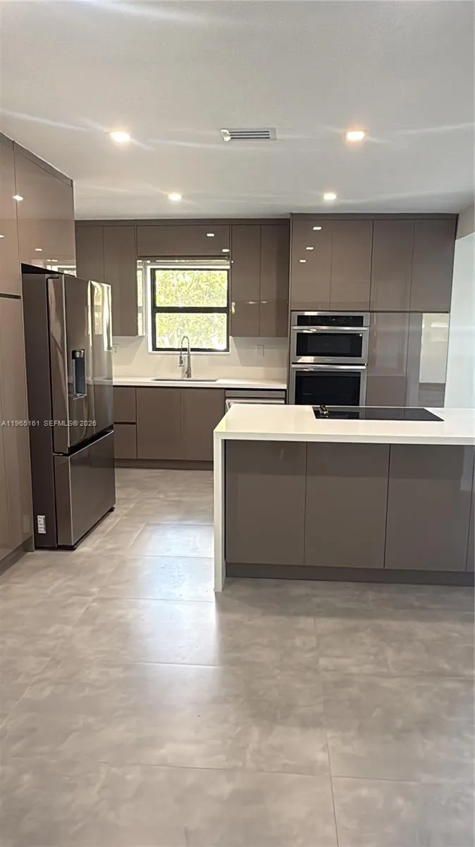 12615 Miami Ave North Miami, FL 33168