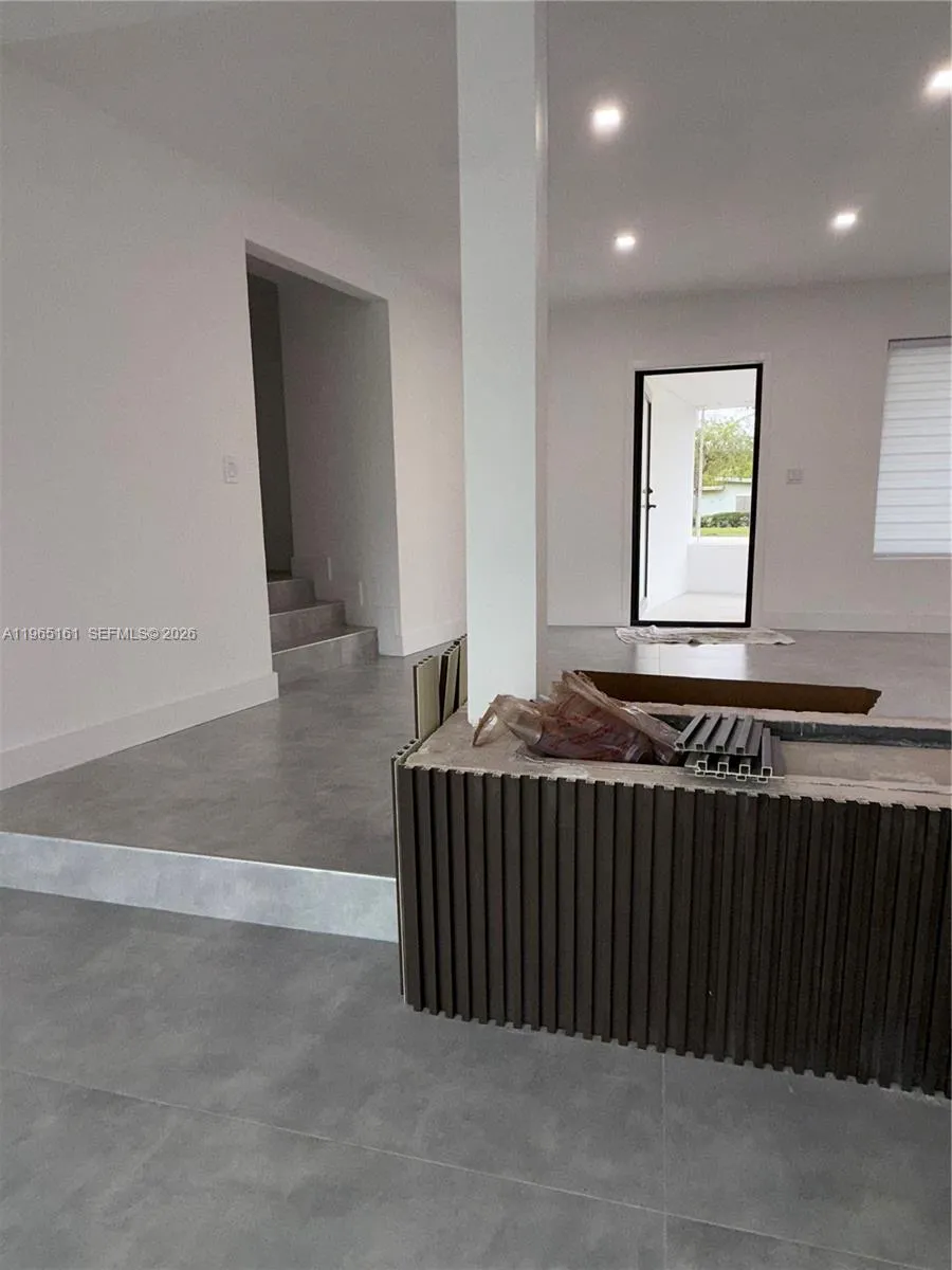 12615 Miami Ave North Miami, FL 33168