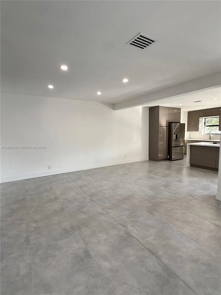 12615 Miami Ave North Miami, FL 33168