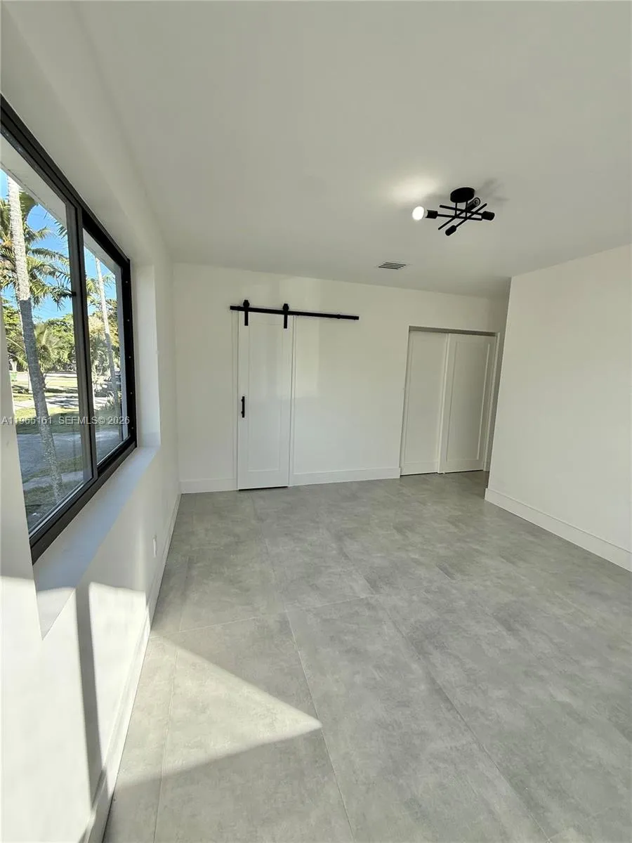 12615 Miami Ave North Miami, FL 33168
