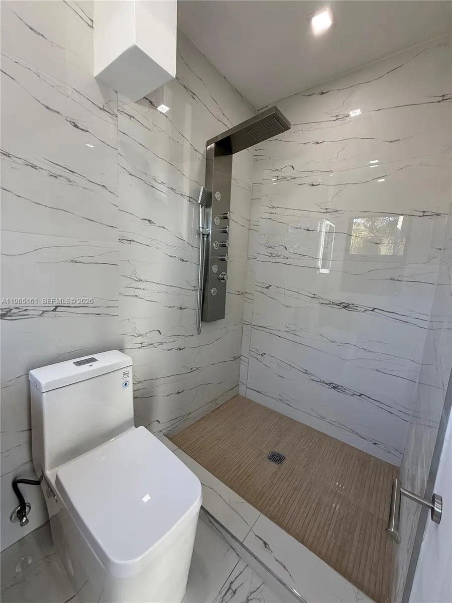 12615 Miami Ave North Miami, FL 33168