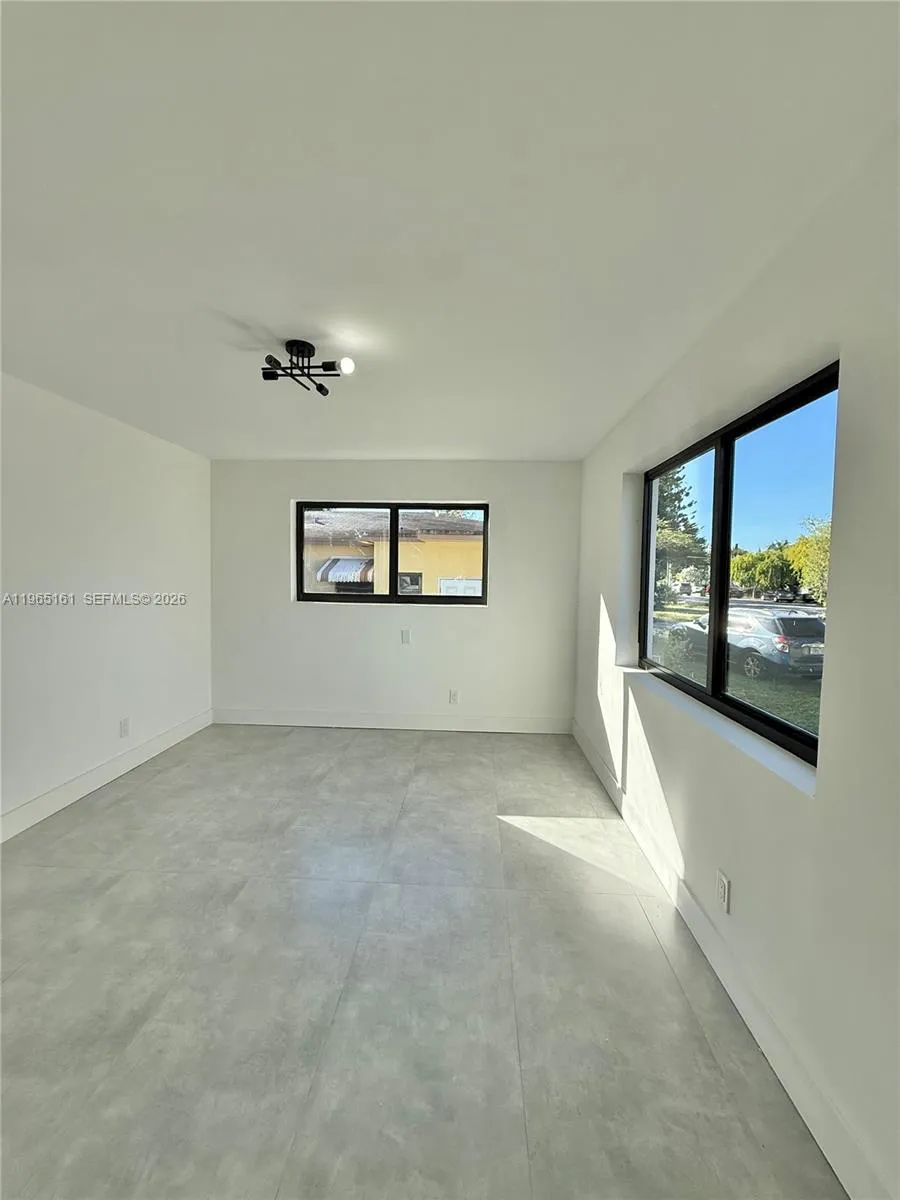 12615 Miami Ave North Miami, FL 33168