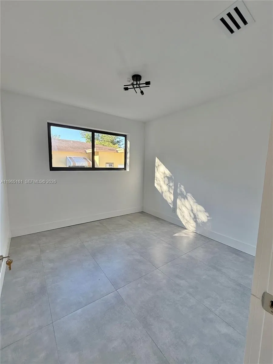 12615 Miami Ave North Miami, FL 33168