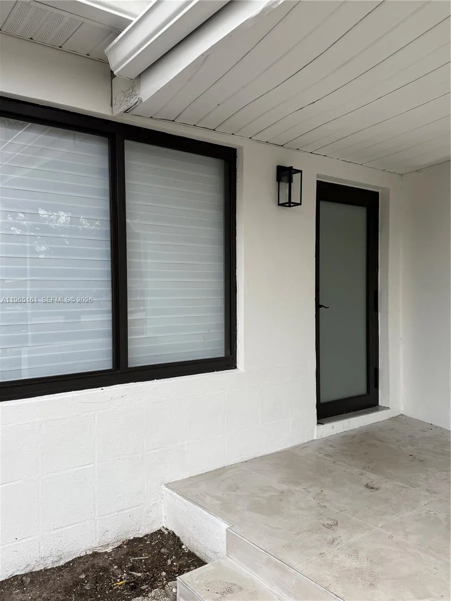 12615 Miami Ave North Miami, FL 33168