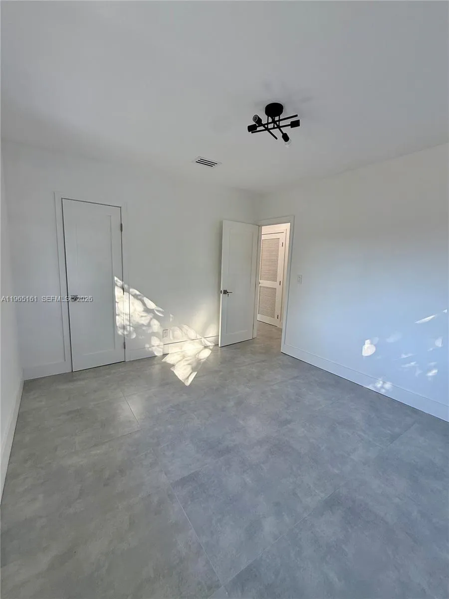 12615 Miami Ave North Miami, FL 33168