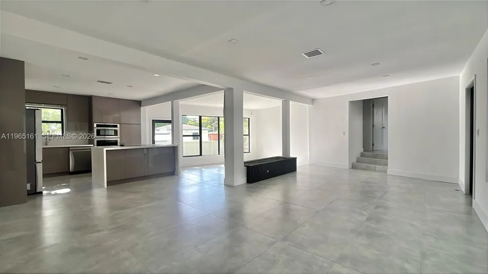 12615 Miami Ave North Miami, FL 33168