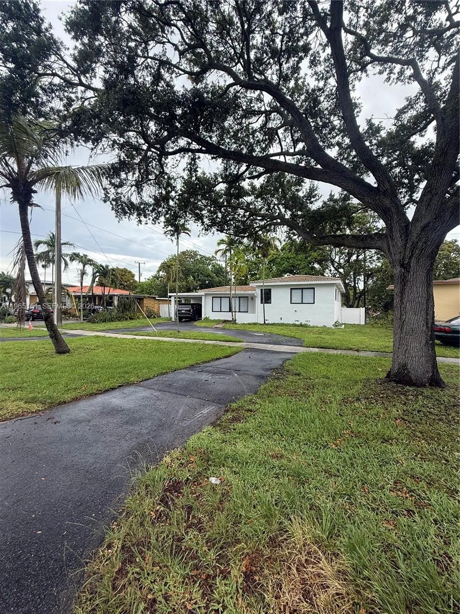 12615 Miami Ave North Miami, FL 33168