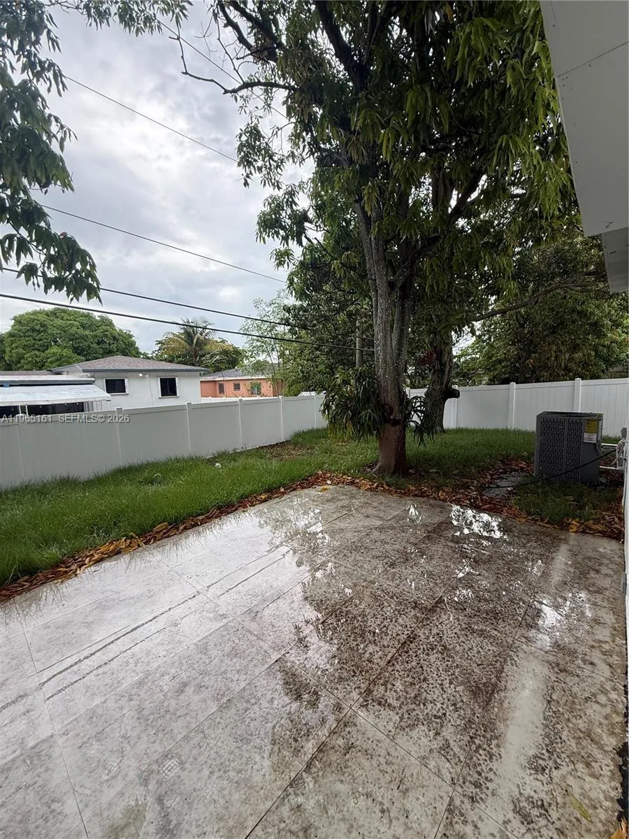 12615 Miami Ave North Miami, FL 33168