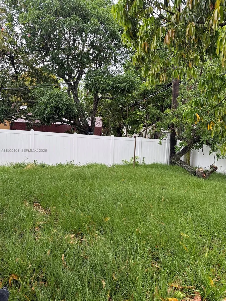 12615 Miami Ave North Miami, FL 33168