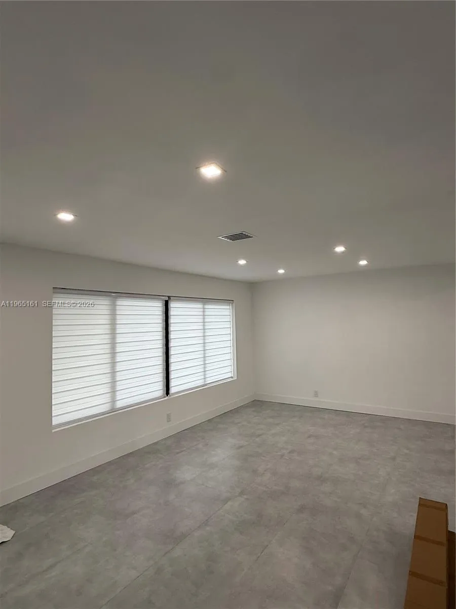12615 Miami Ave North Miami, FL 33168