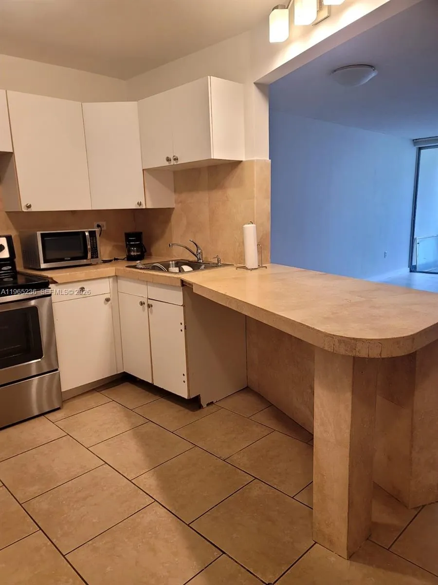 1690 NE 191st St #315-1 Miami, FL 33179