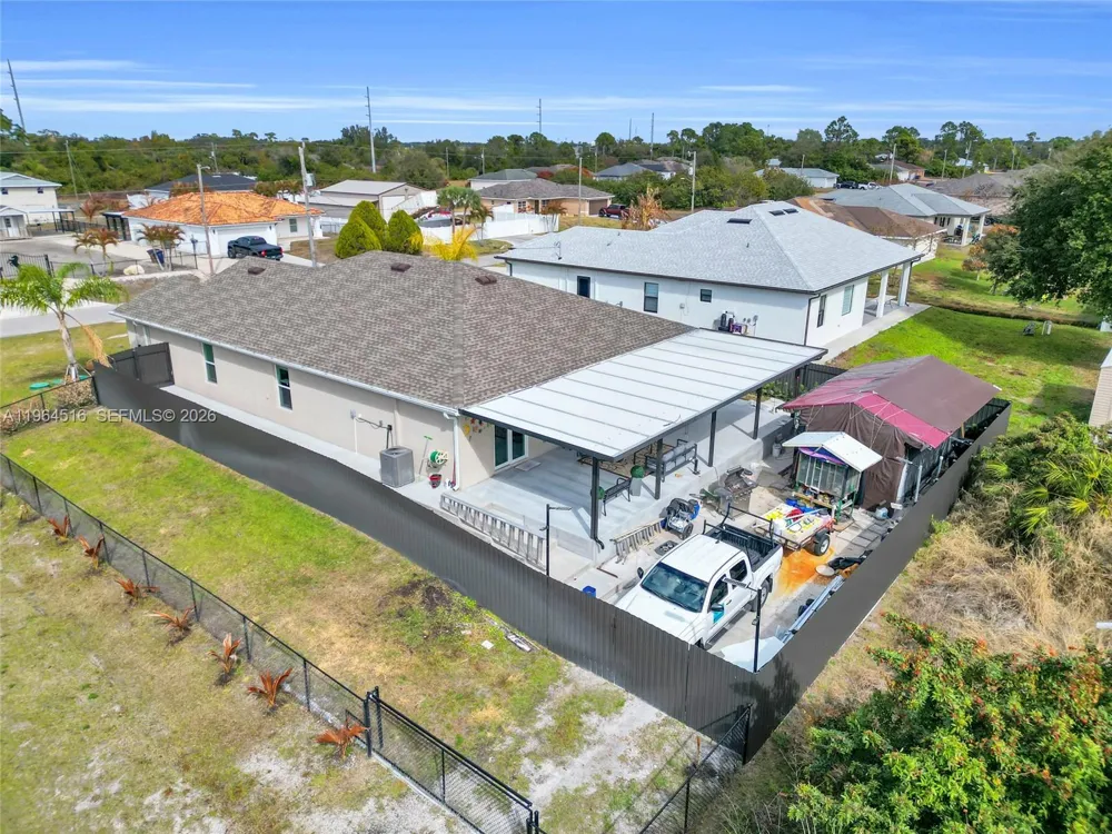 2707 2nd St SW Other City - In The State Of Florida, FL 33976
