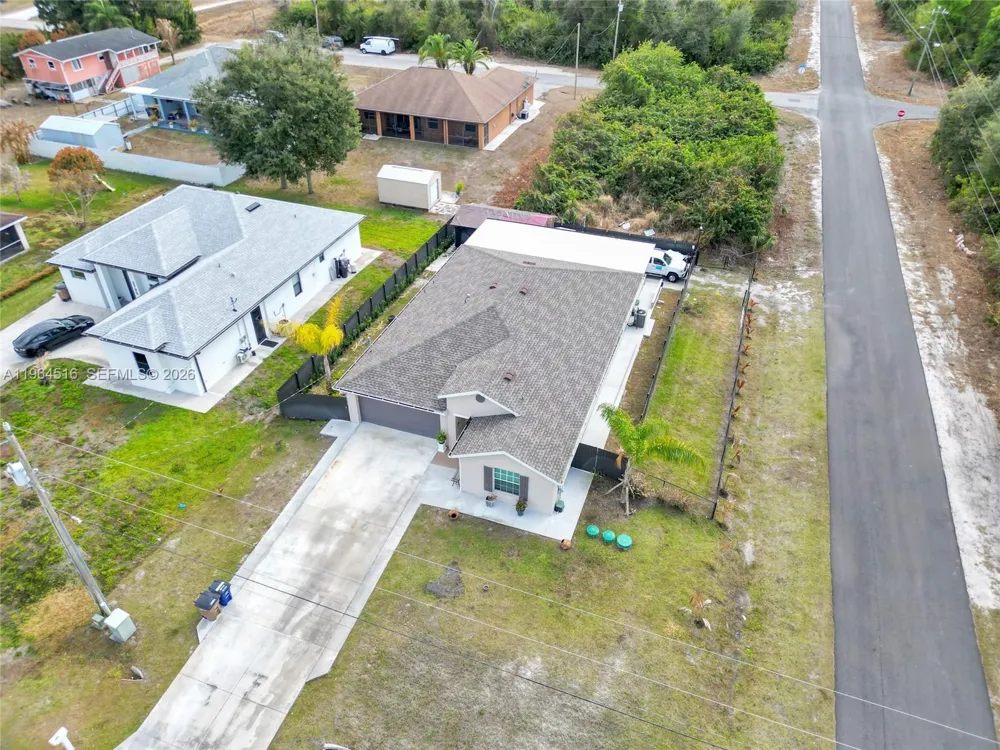 2707 2nd St SW Other City - In The State Of Florida, FL 33976