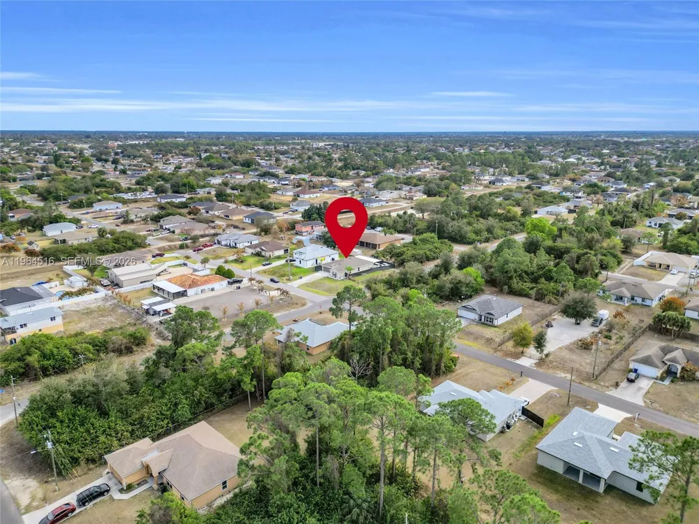 2707 2nd St SW Other City - In The State Of Florida, FL 33976
