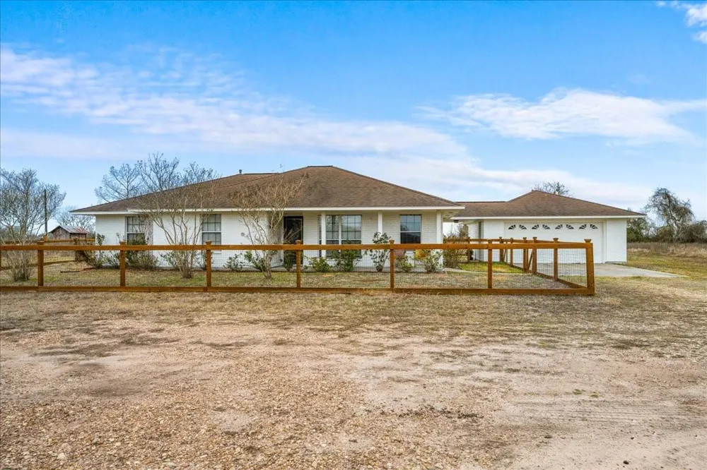 524 Hackemack Road Round Top, TX 78954