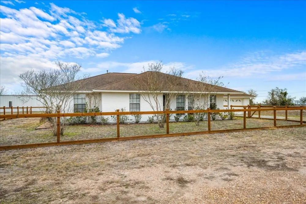 524 Hackemack Road Round Top, TX 78954