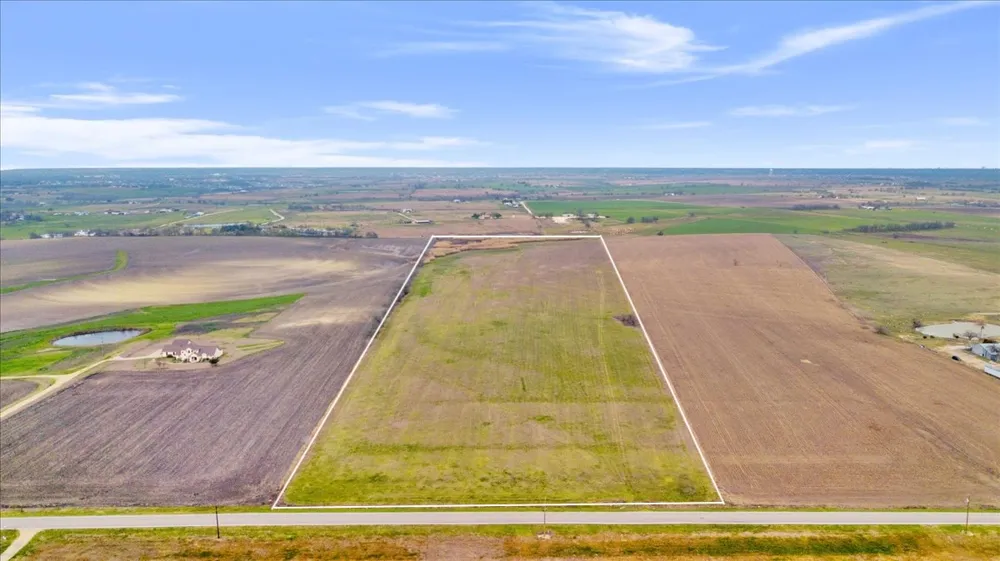 20512 Cameron Road Coupland, TX 78615
