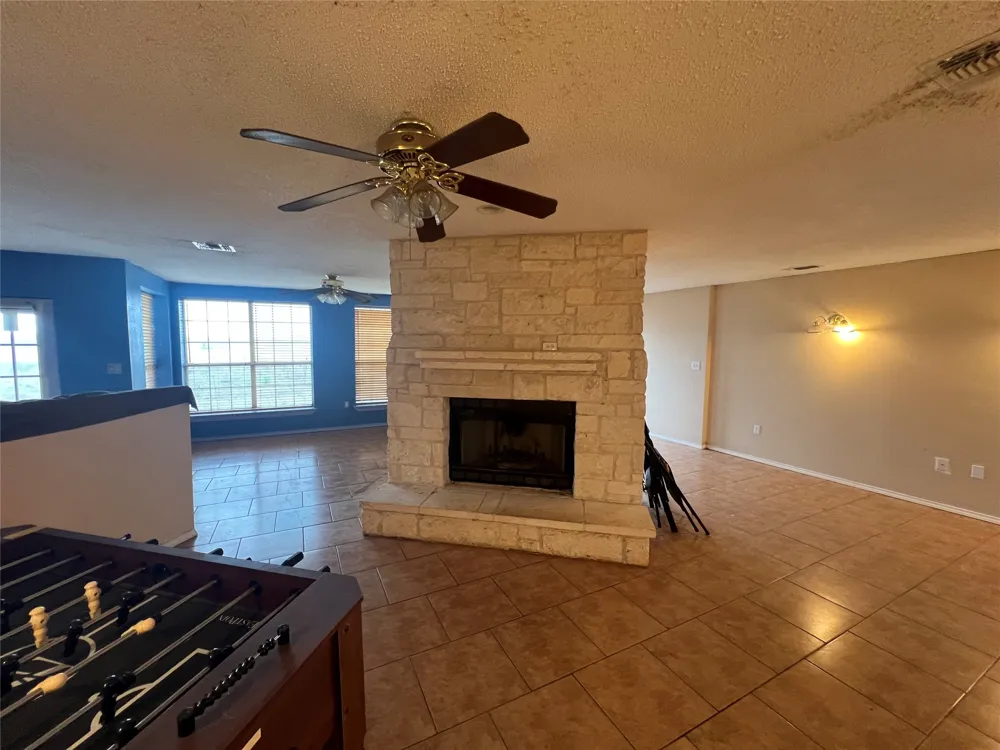 1448 Private Road 6013 Giddings, TX 78942