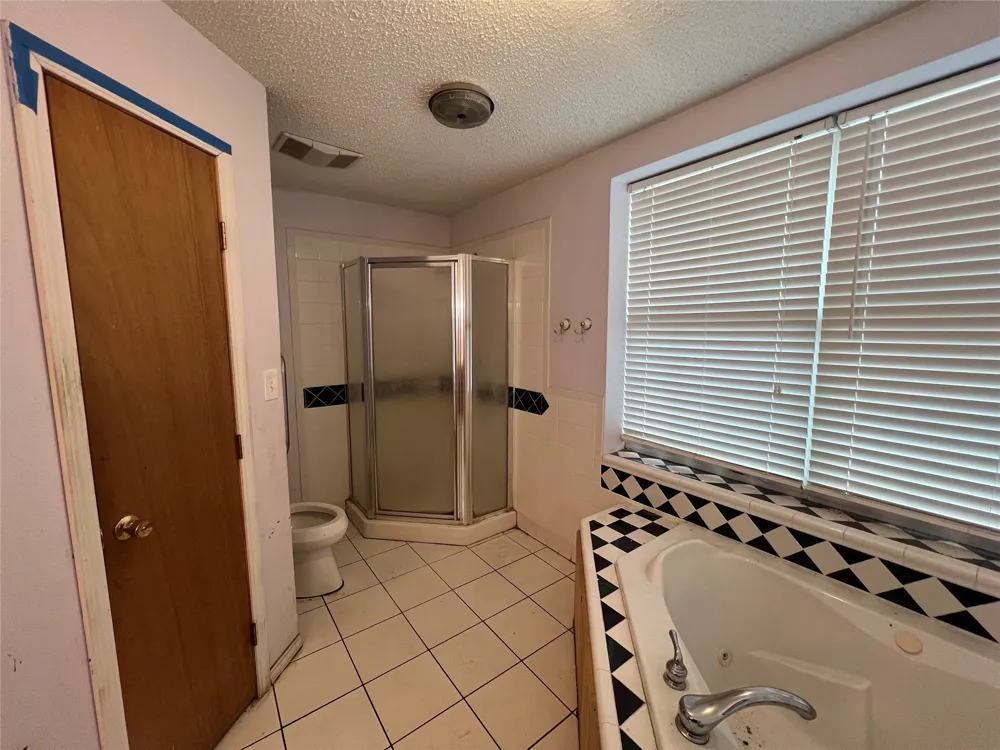 1448 Private Road 6013 Giddings, TX 78942