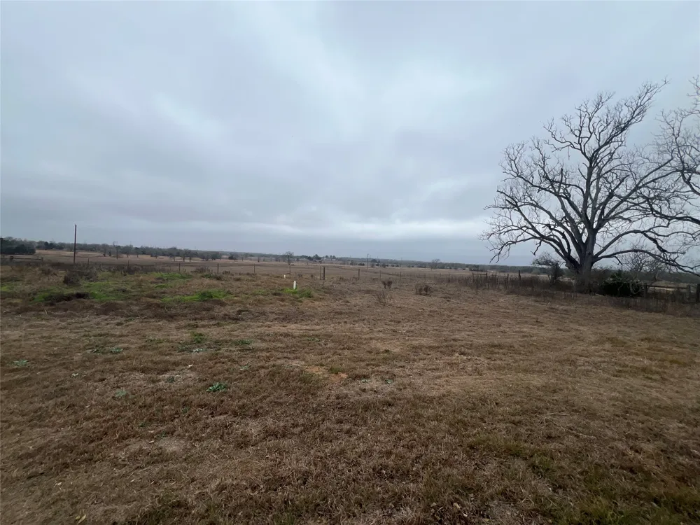 1448 Private Road 6013 Giddings, TX 78942