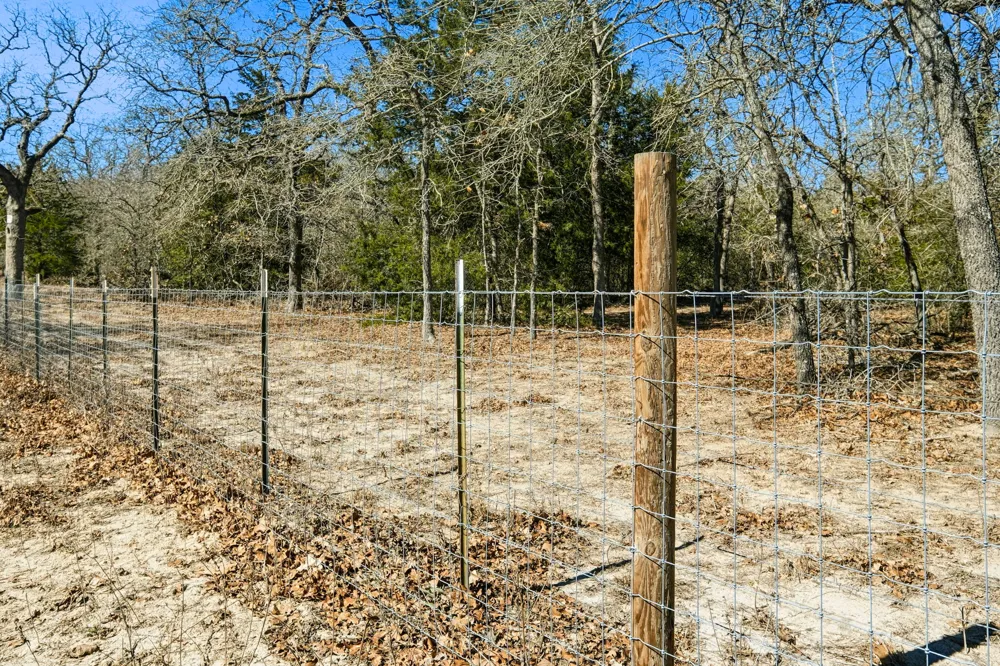 1310 Perry Lane Thorndale, TX 76577