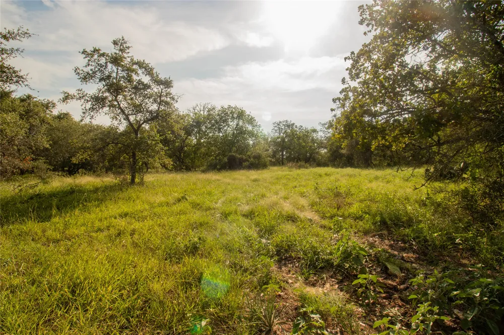 6562 Cross Road Seguin, TX 78155