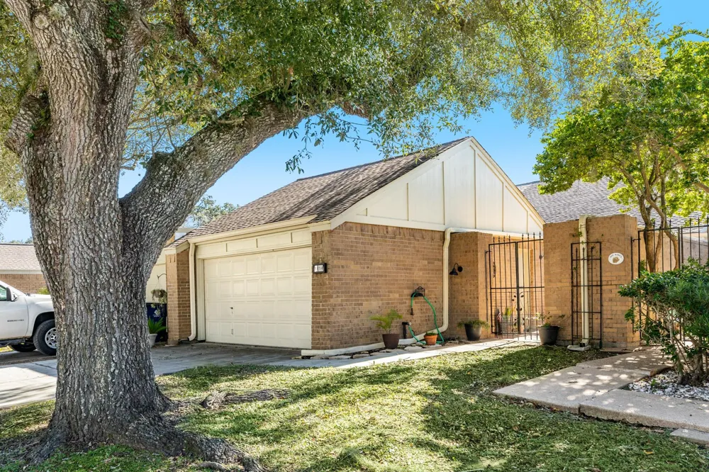 1814 Veranda Drive West Columbia, TX 77486