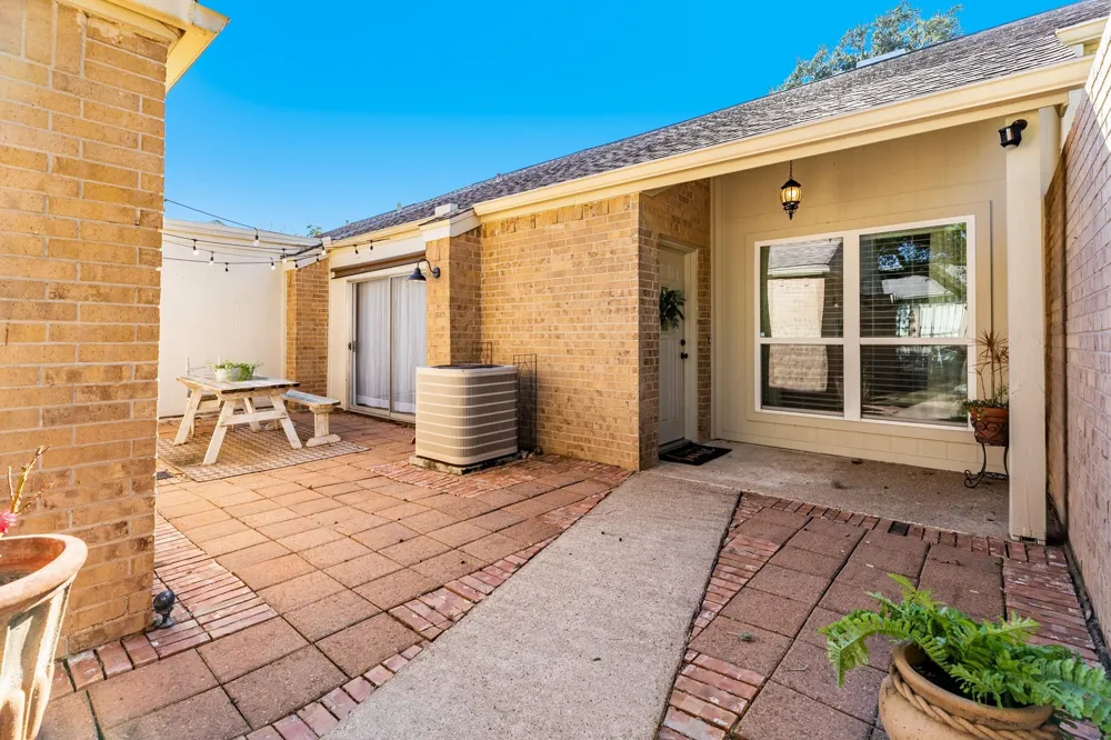 1814 Veranda Drive West Columbia, TX 77486