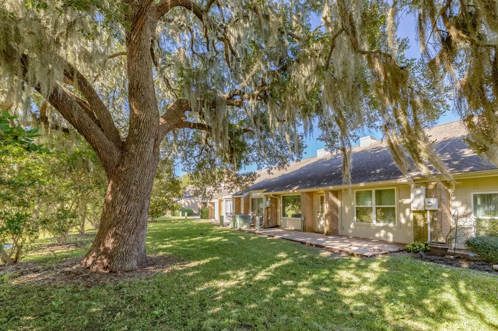 1814 Veranda Drive West Columbia, TX 77486
