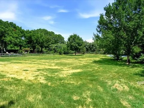 6005 Hunter Lane