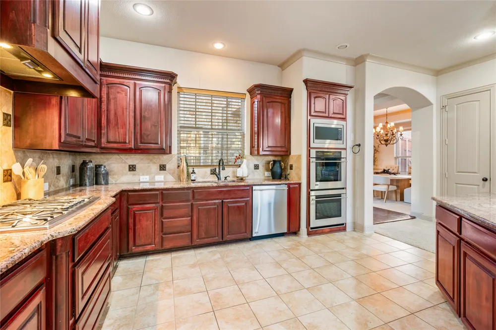 1010 Lost Valley Drive Euless, TX 76039