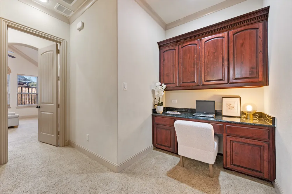 1010 Lost Valley Drive Euless, TX 76039