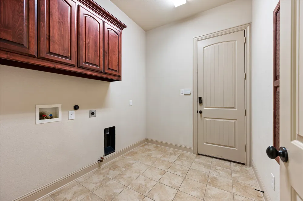 1010 Lost Valley Drive Euless, TX 76039