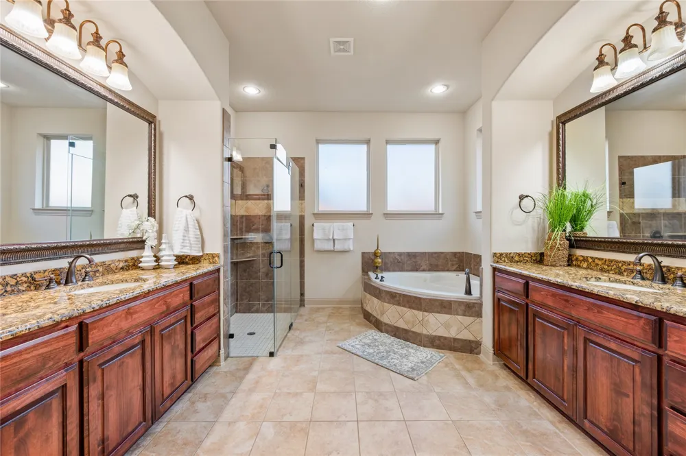 1010 Lost Valley Drive Euless, TX 76039