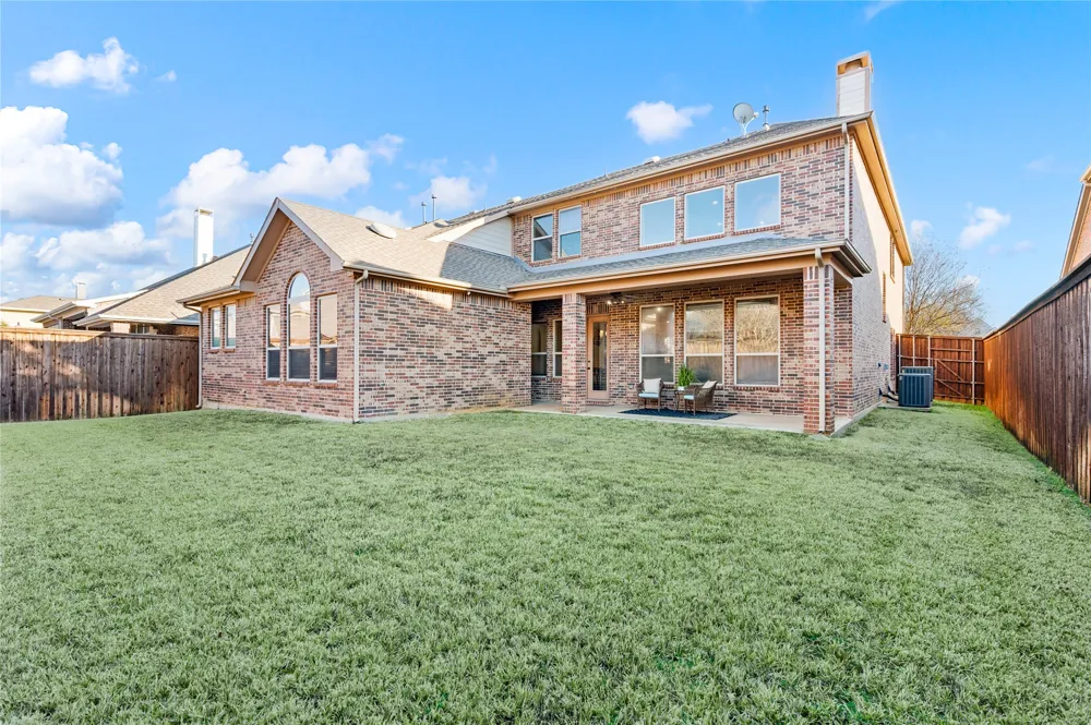 1010 Lost Valley Drive Euless, TX 76039