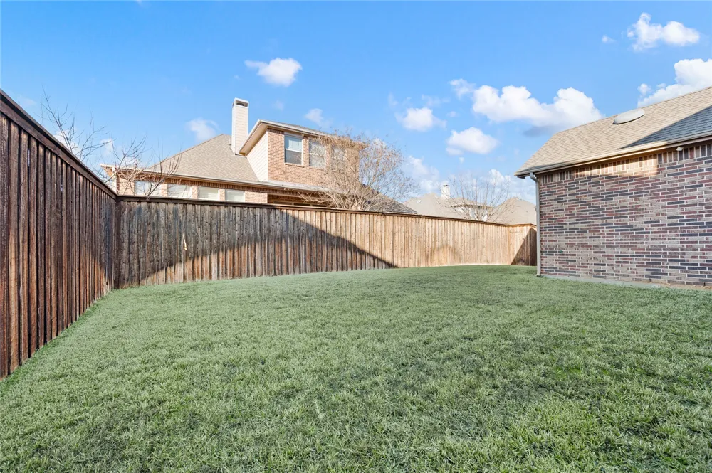 1010 Lost Valley Drive Euless, TX 76039