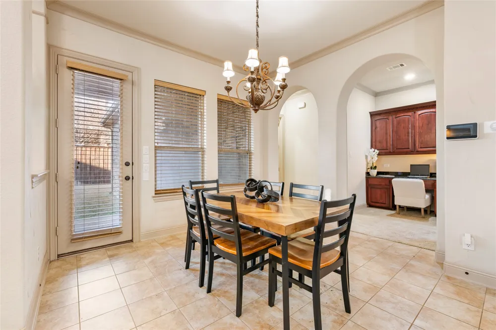 1010 Lost Valley Drive Euless, TX 76039