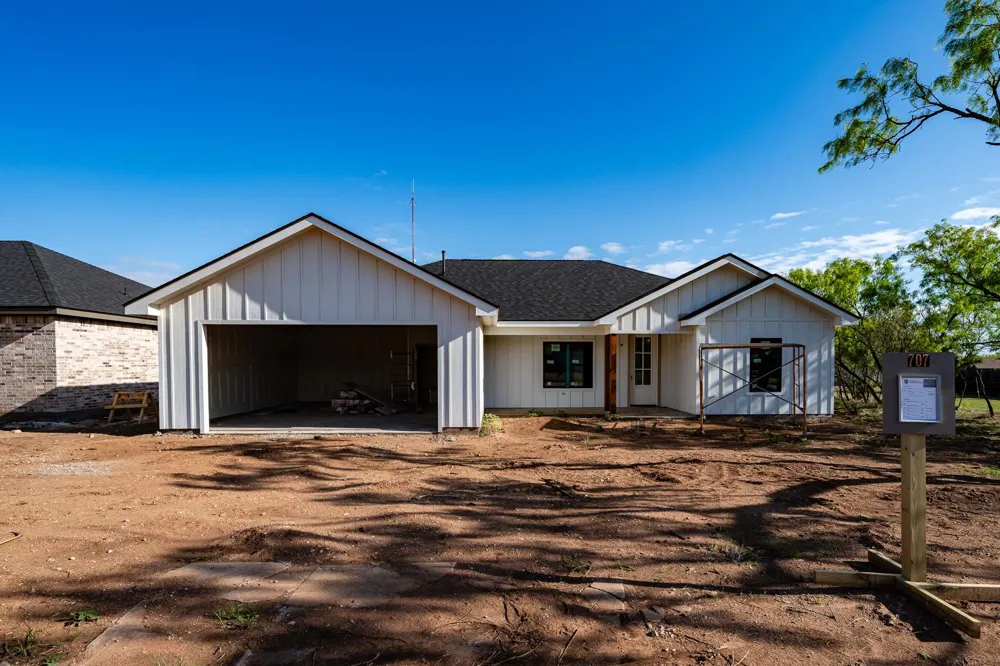 707 E Davenport Stamford, TX 79553